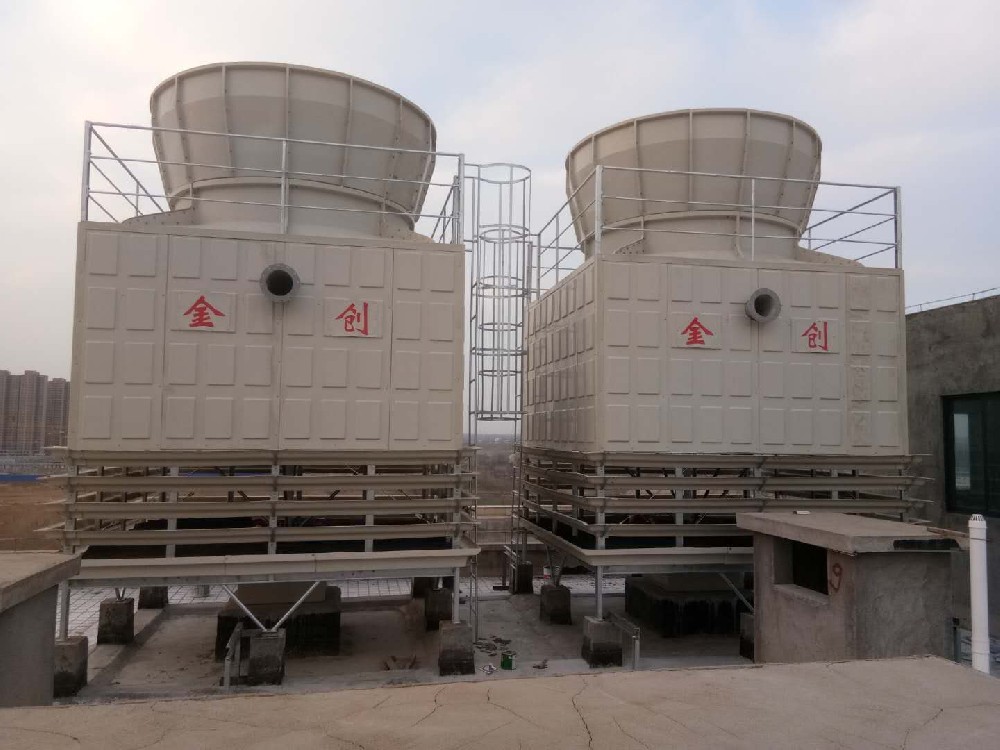 冷卻塔在工作時(shí)是怎樣運(yùn)作的呢？